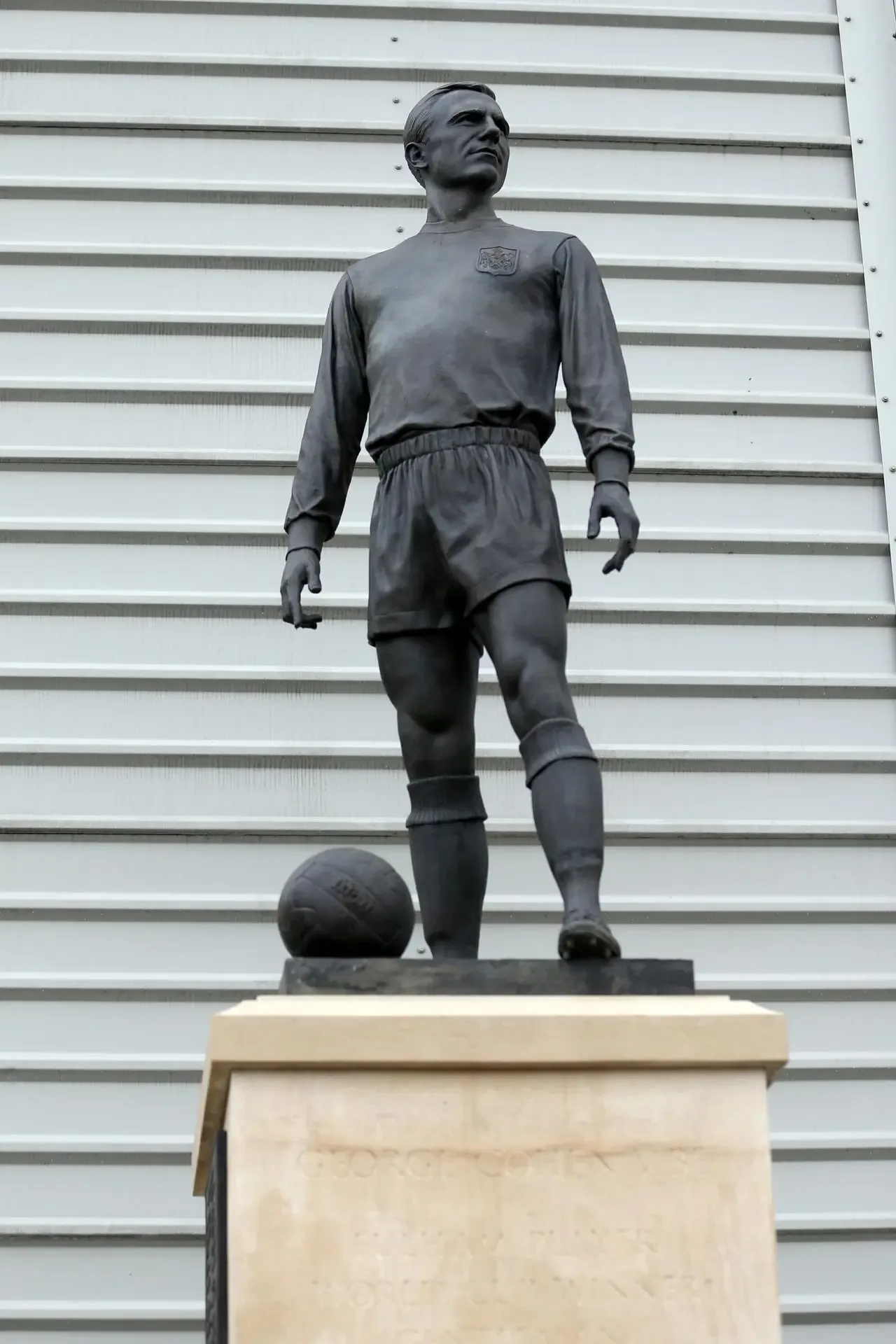 The George Cohen statue at Craven Cottage