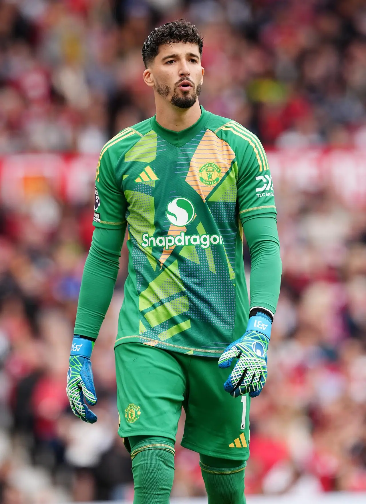 Altay Bayindir playing for Manchester United
