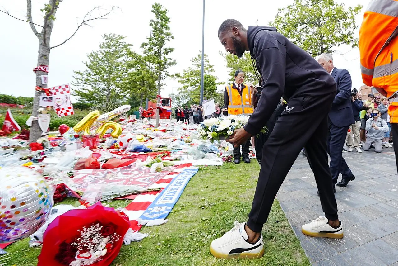 Everton striker Beto lays a tribute to Diogo Jota at Anfield