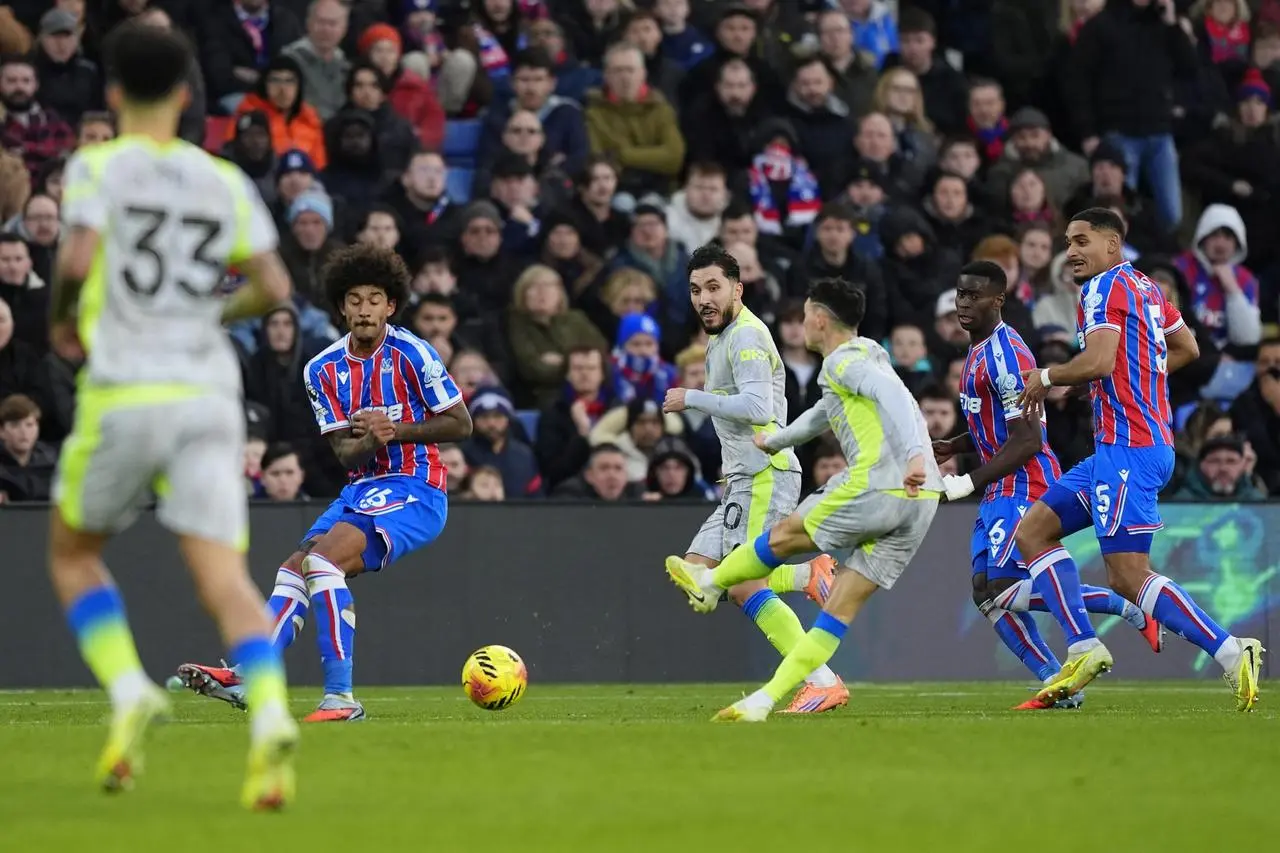 Phil Foden doubles the lead