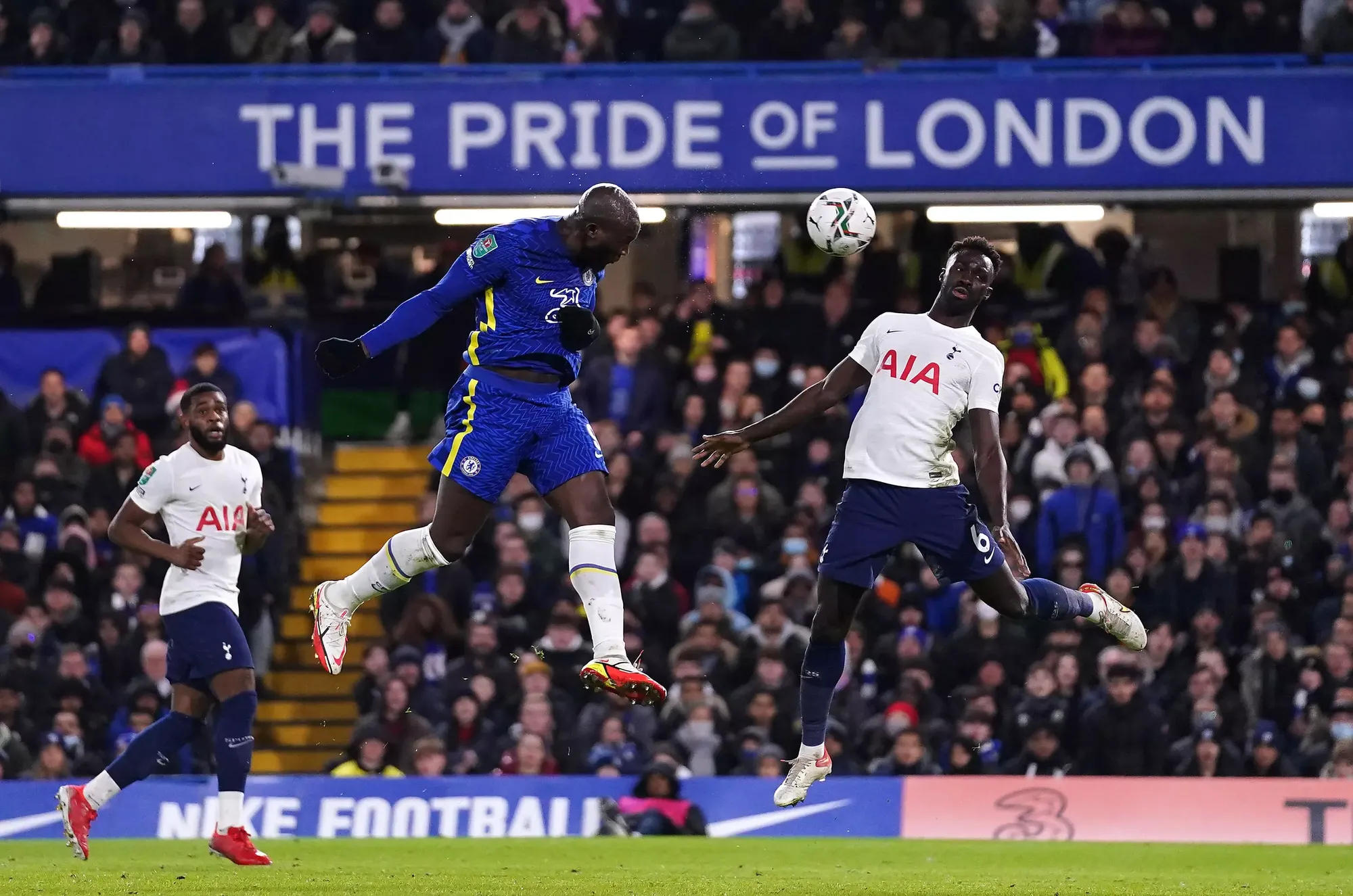 Lukaku heads inches wide from a Ziyech cross