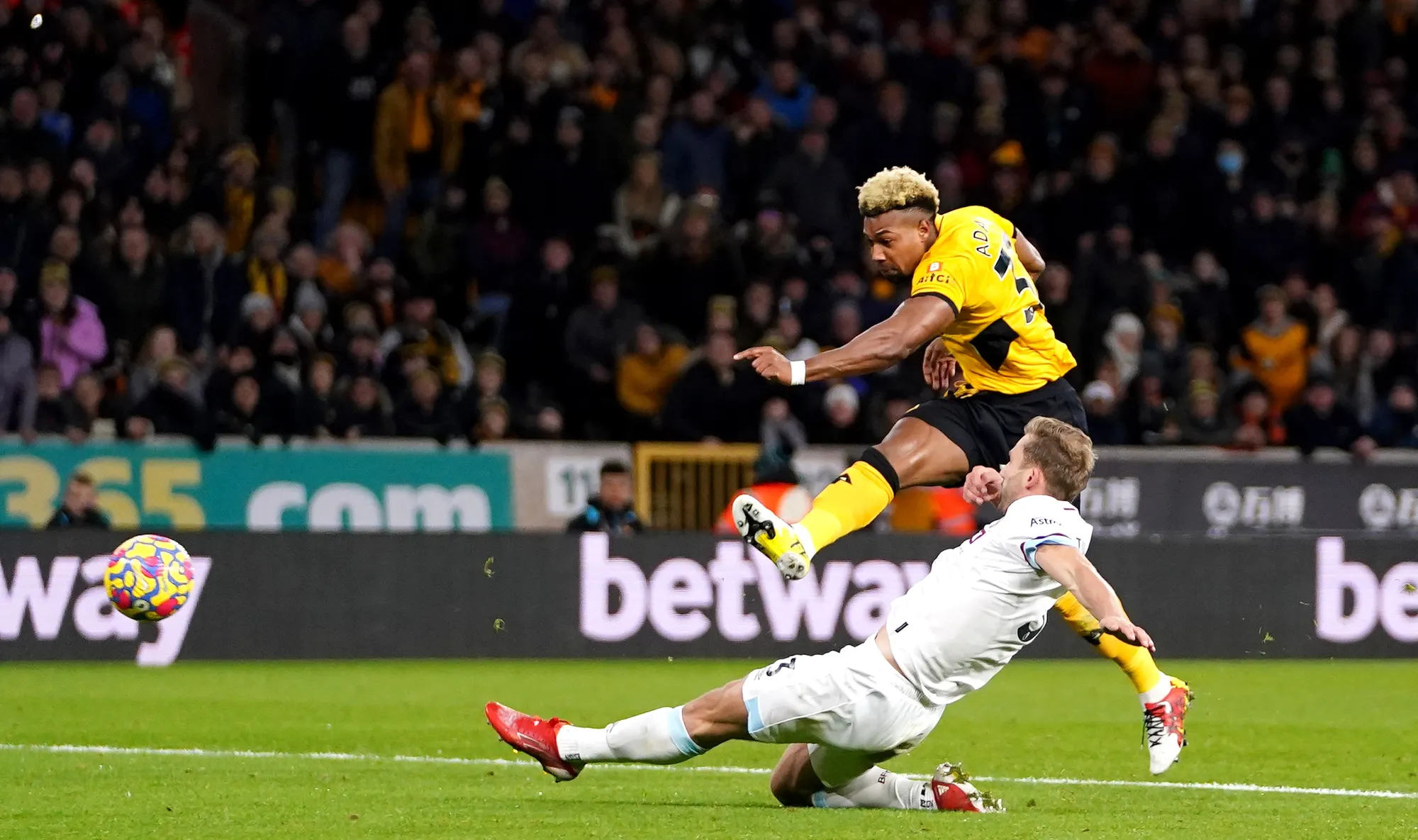 Adama Traore shoots for goal against West Ham