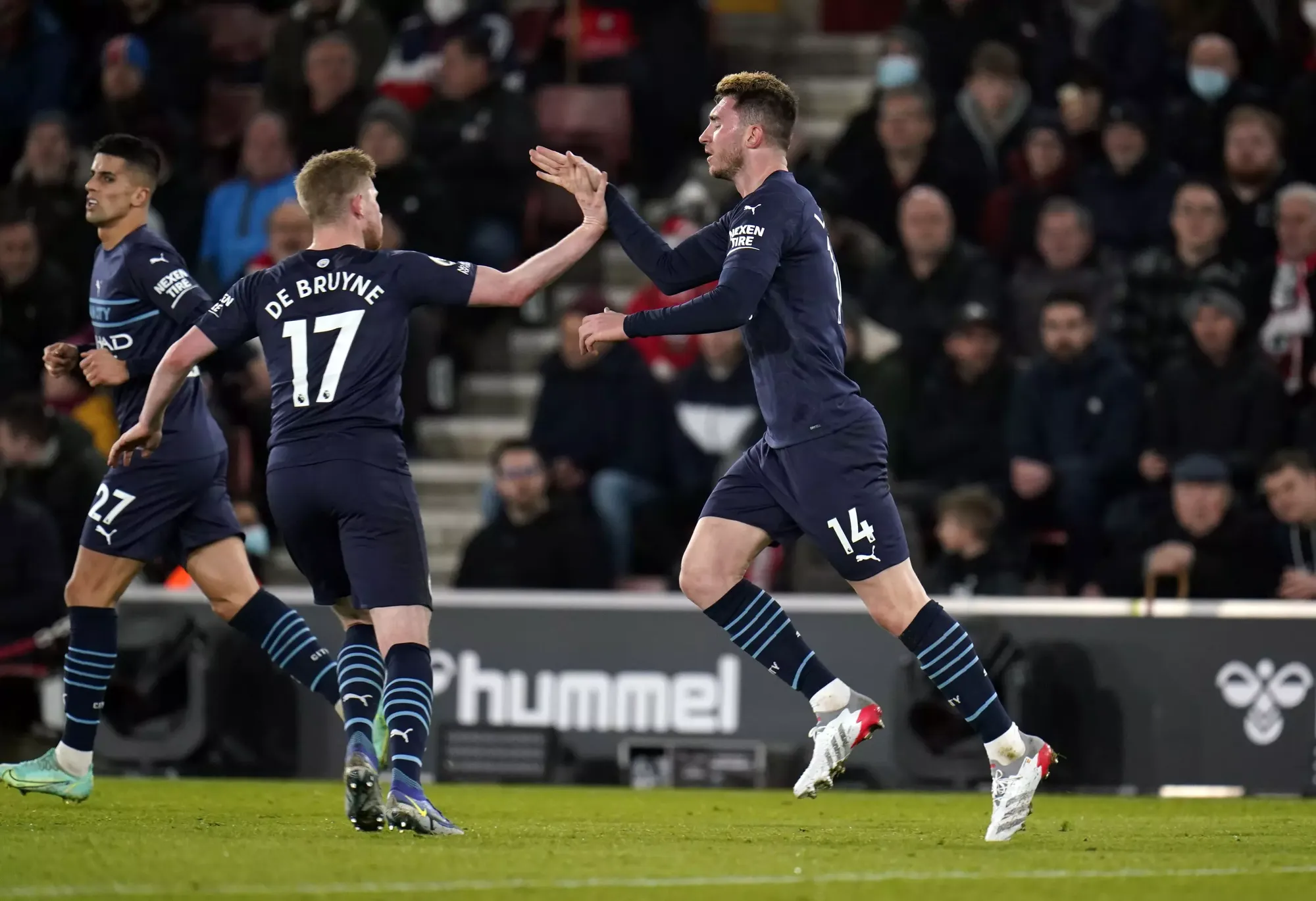 Aymeric Laporte and Kevin De Bruyne celebrate Manchester City's equaliser against Southampton