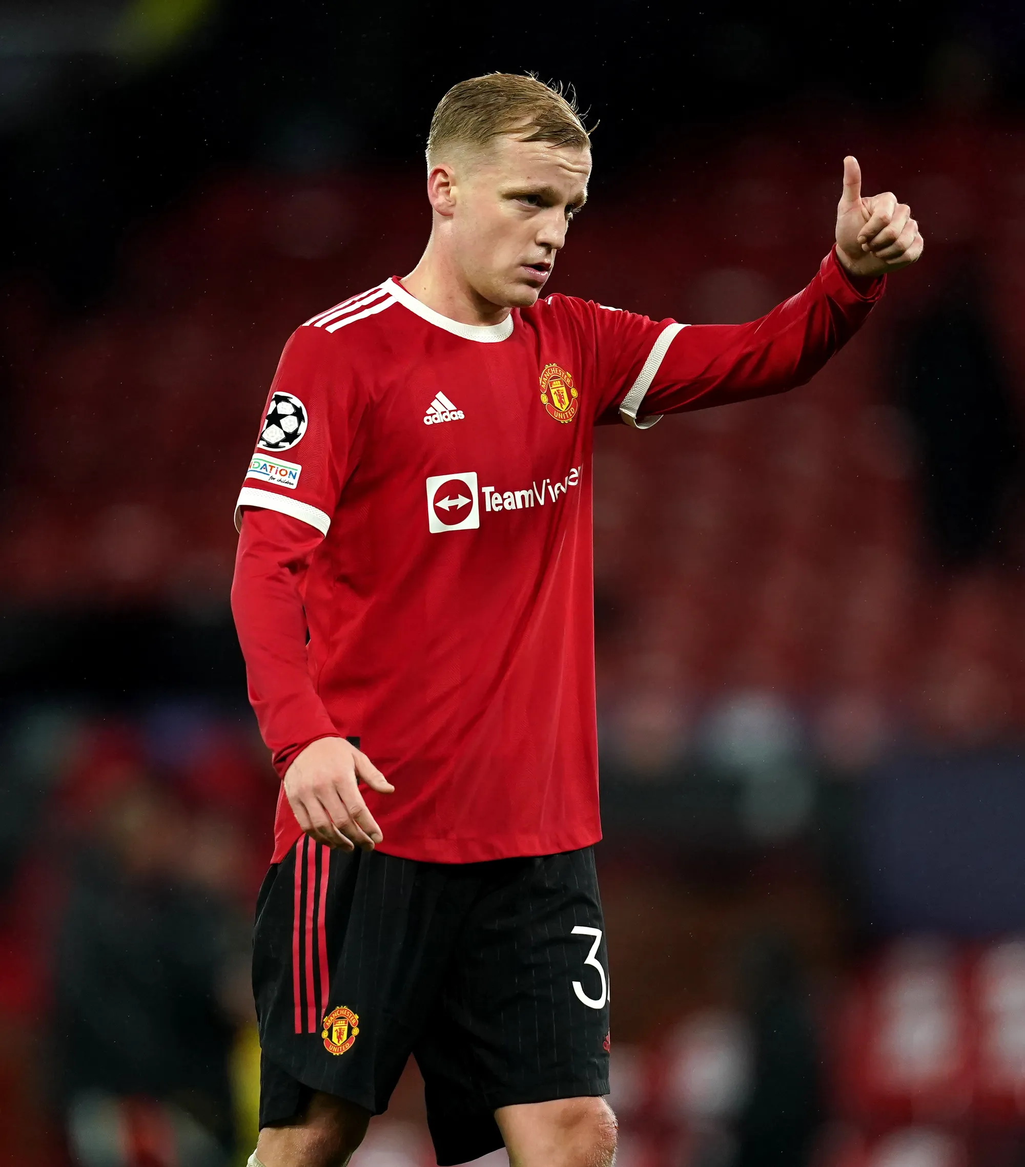 Manchester United's Donny Van De Beek has reportedly turned down a loan move to the Magpies