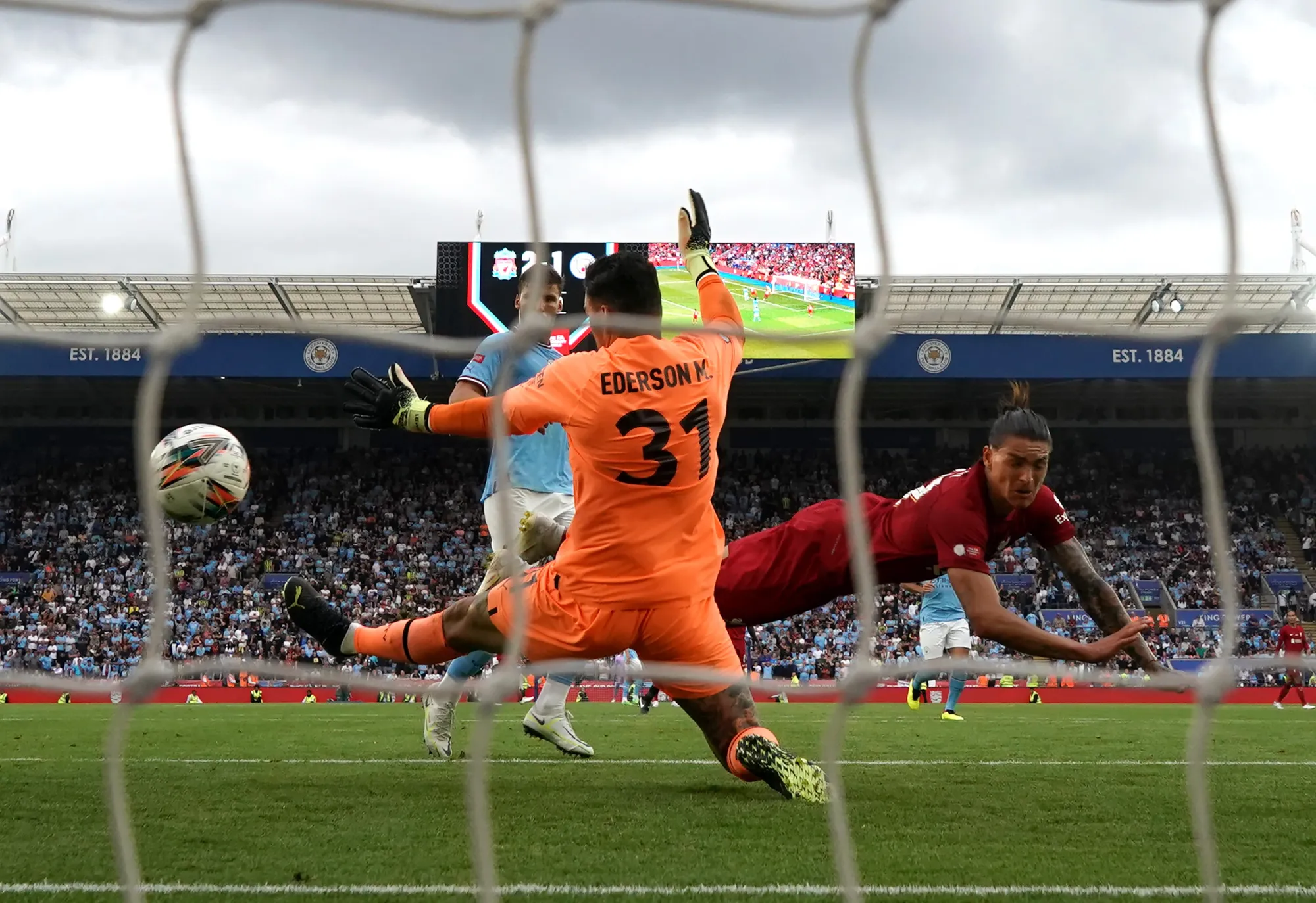 Darwin Nunez scores the third and decisive goal against Man City in the Community Shield