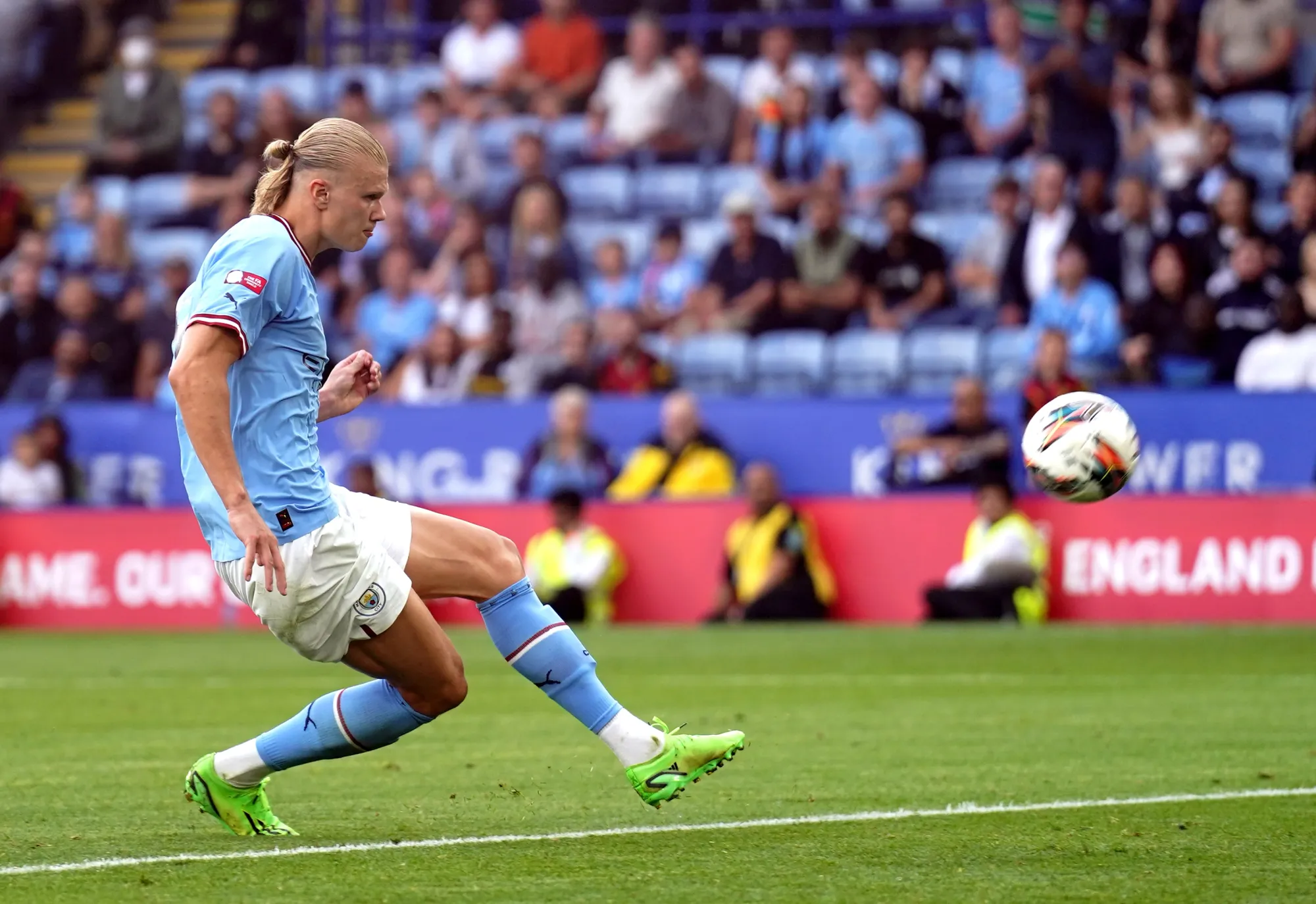 Erling Haaland missing an easy chance at the end of the game