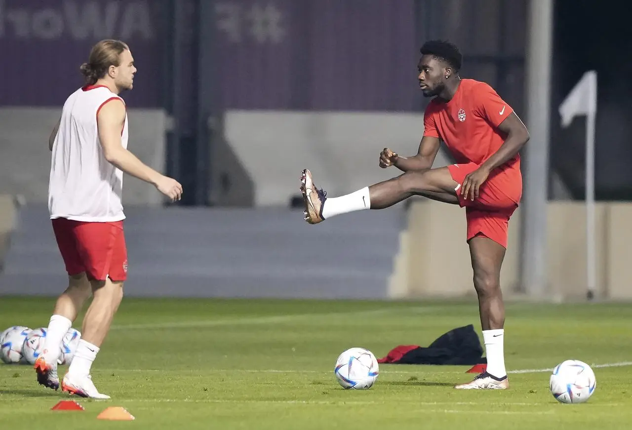 Alphonso Davies trains for Canada 