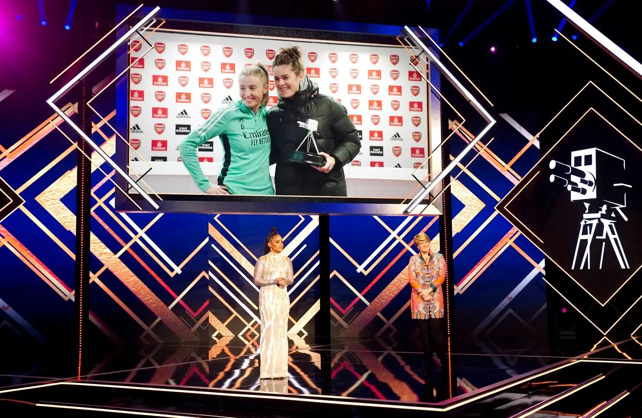 Beattie receiving the Helen Rollason Award in 2021 (David Davies/PA).