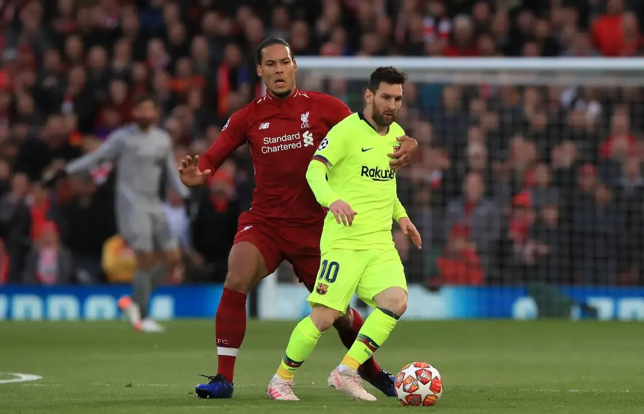 Virgil Van Dijk (left) and Lionel Messi (right)