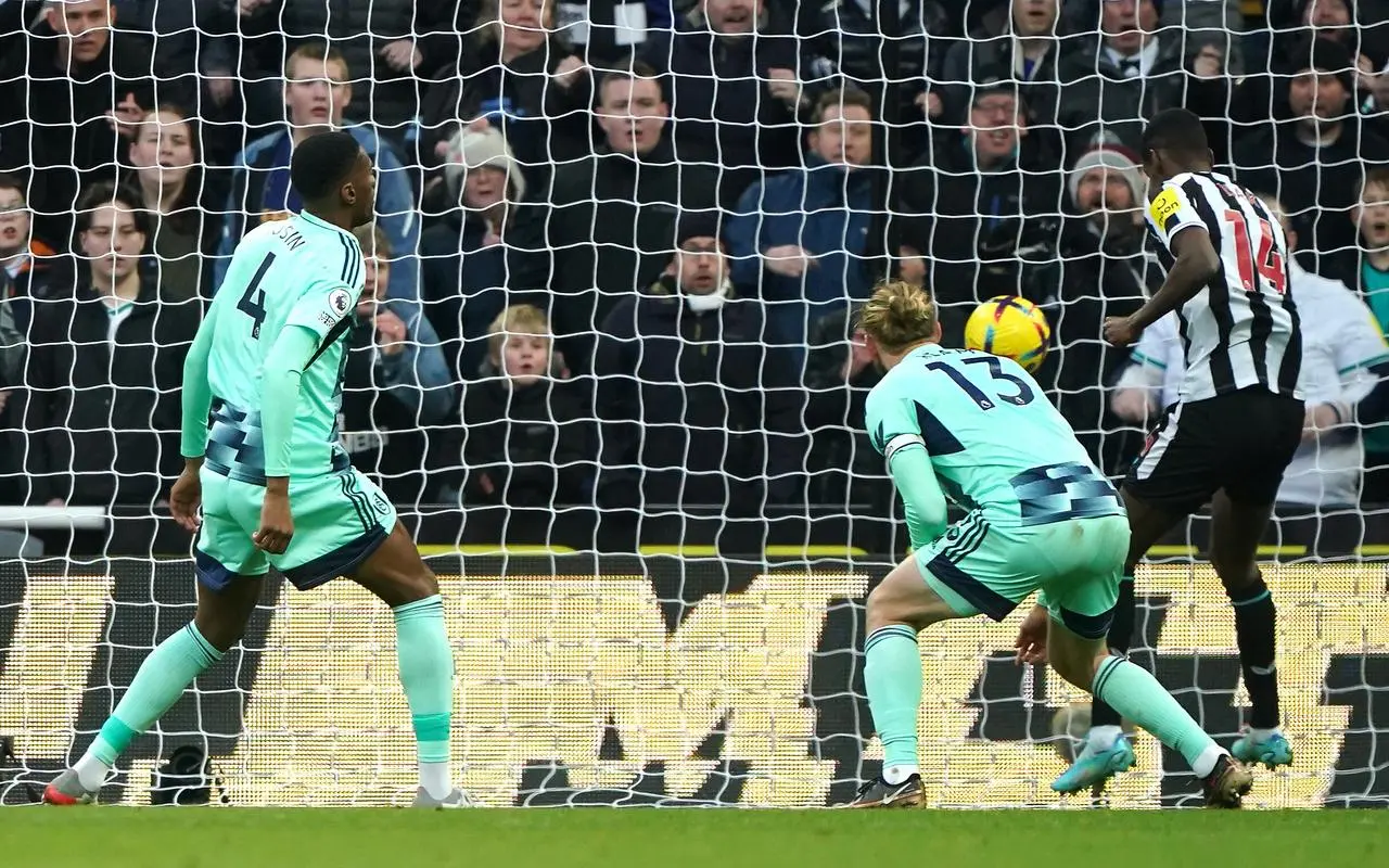 Alexander Isak heads home Newcastle's winner 