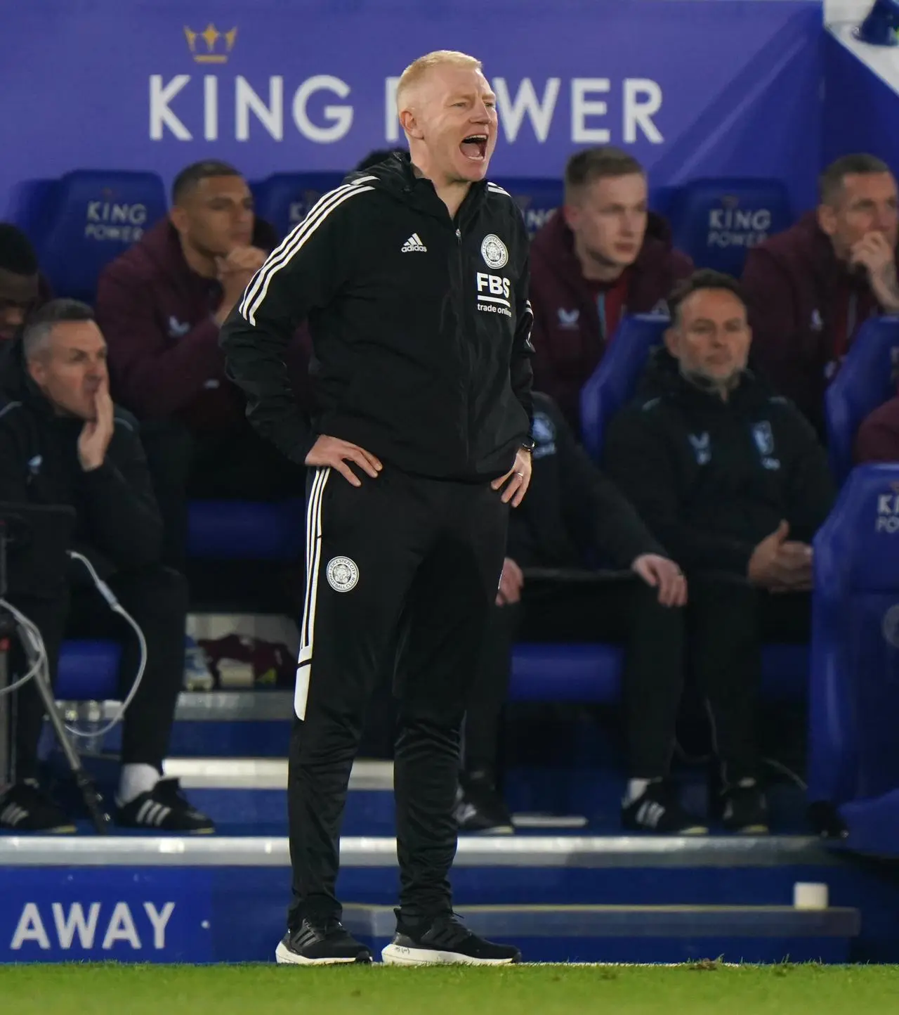 Adam Sadler shouts instructions to his Leicester side