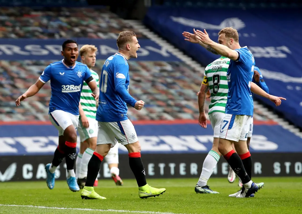 Steven Davis celebrates