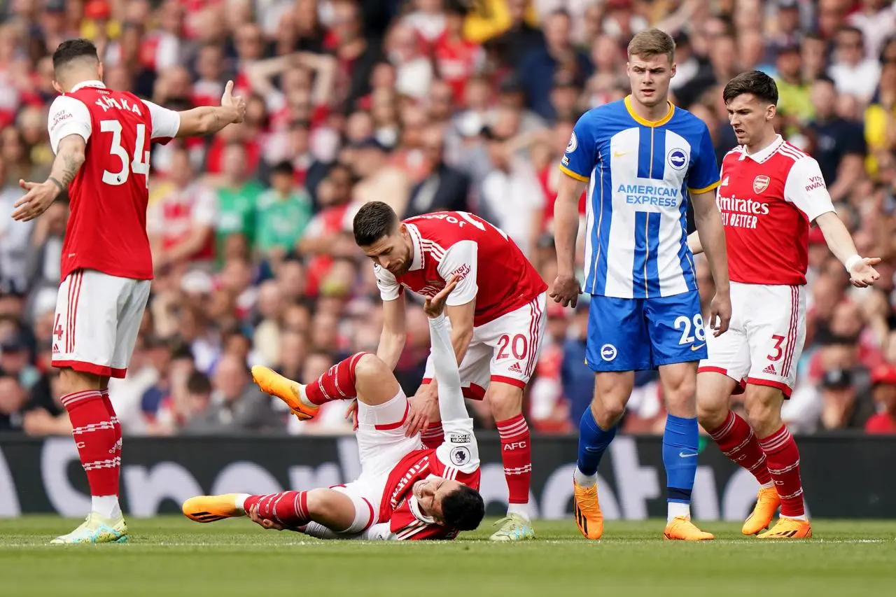 Arsenal lost Gabriel Martinelli (grounded) in the first half 