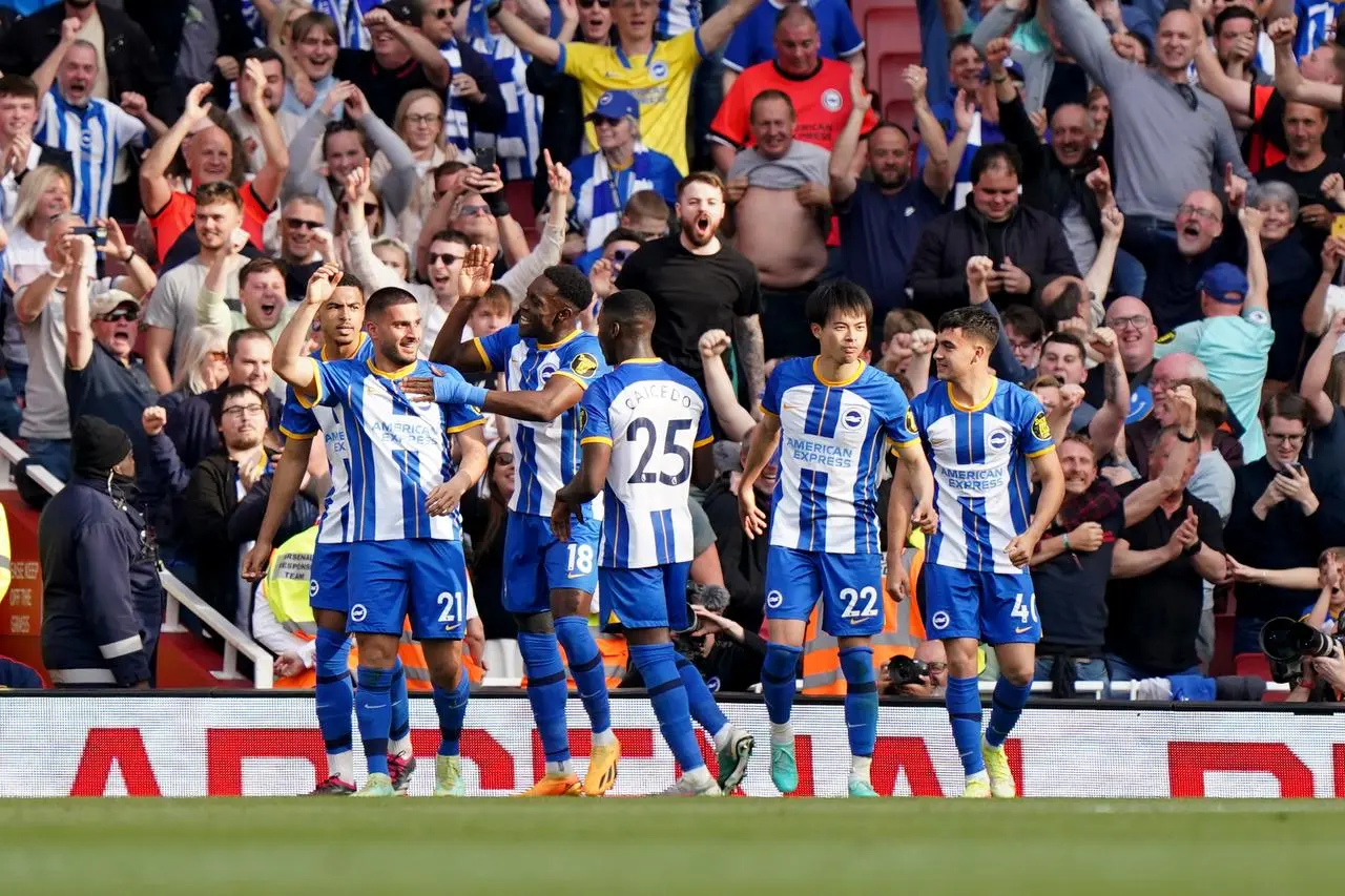 The Brighton players celebrate Deniz Undav’s goal 