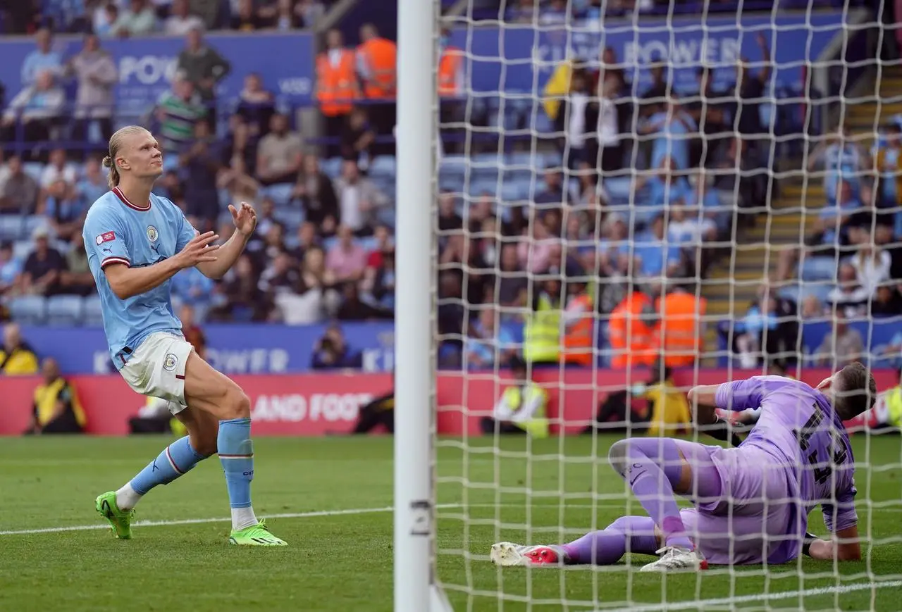 Erling Haaland misses a chance in the Community Shield