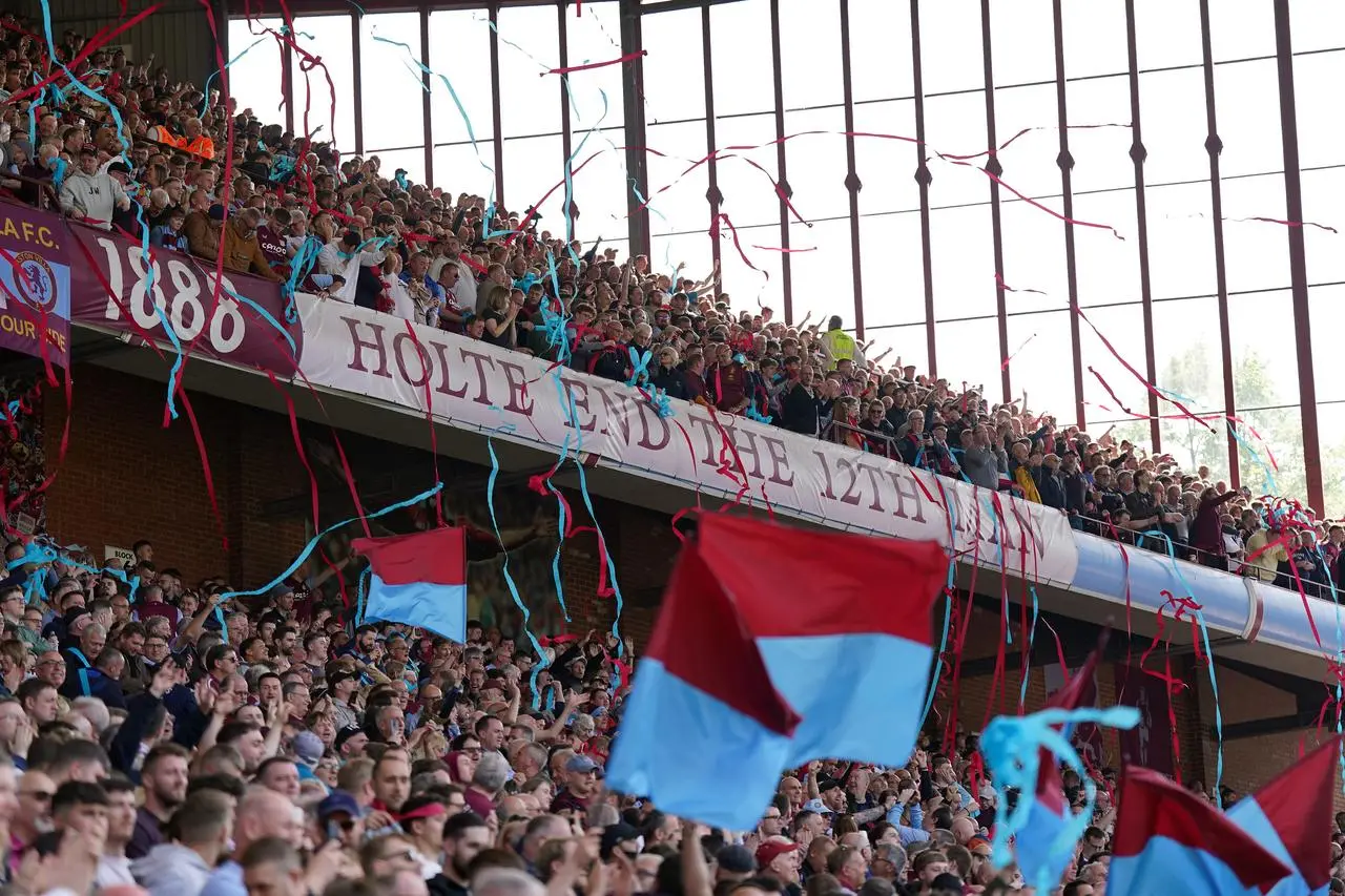 Unai Emery hailed the support of the Aston Villa fans 