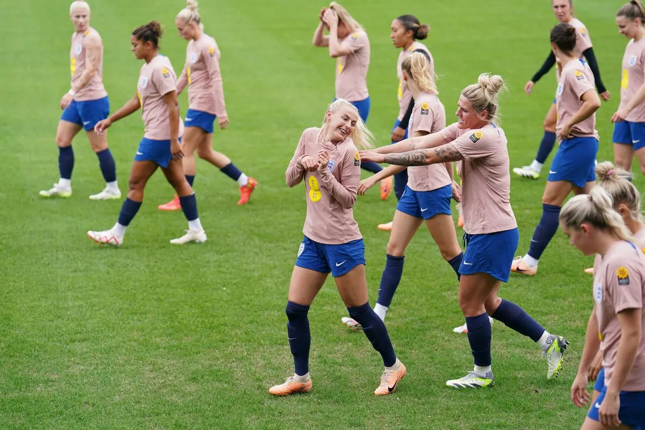 Kelly (left) and Millie Bright during an England training session (Zac Goodwin/PA)