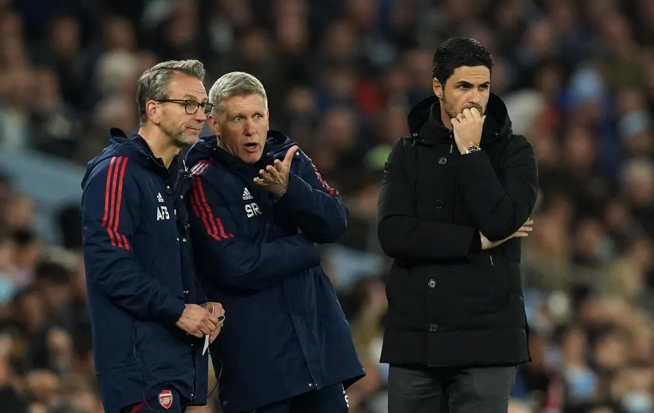 Steve Round (centre) has left his position as assistant coach to Mikel Arteta