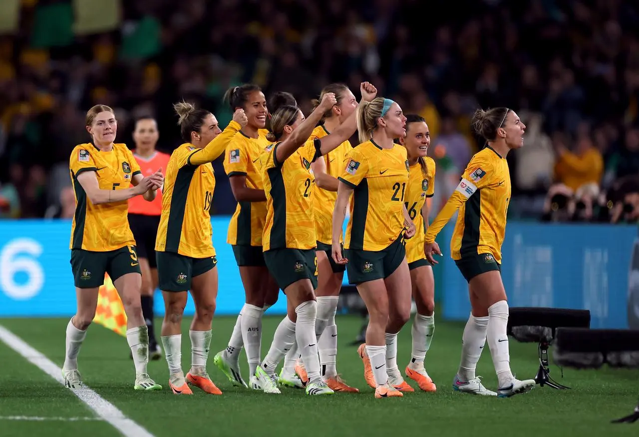 Australia opened their campaign with a 1-0 victory over the Republic of Ireland in a sold-out Sydney Football Stadium