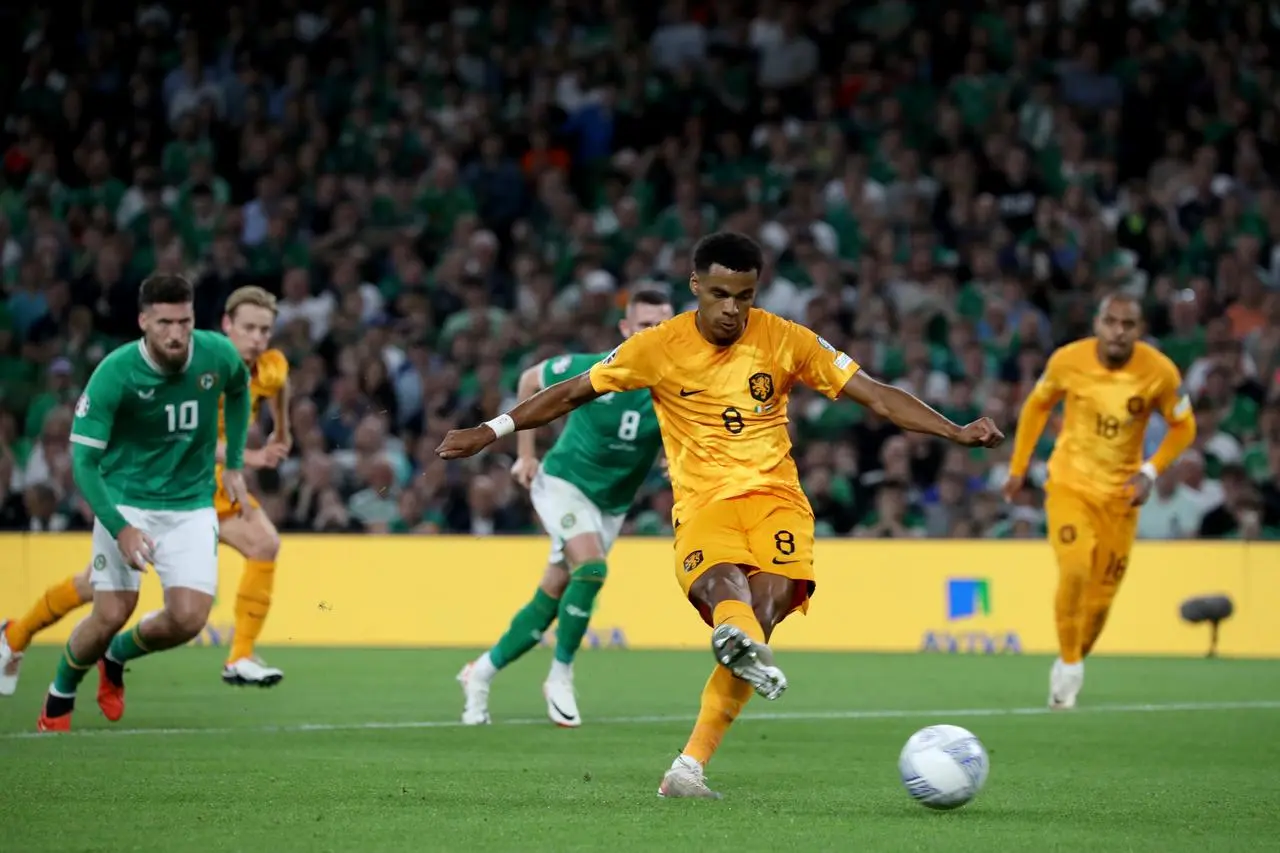 Cody Gakpo scores the Netherlands' equaliser from a penalty