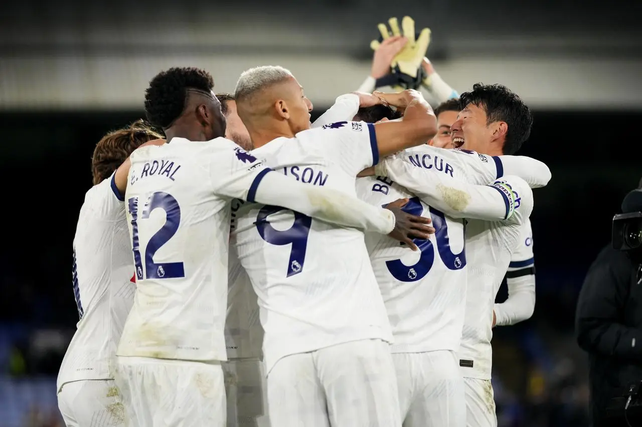 Tottenham players celebrate