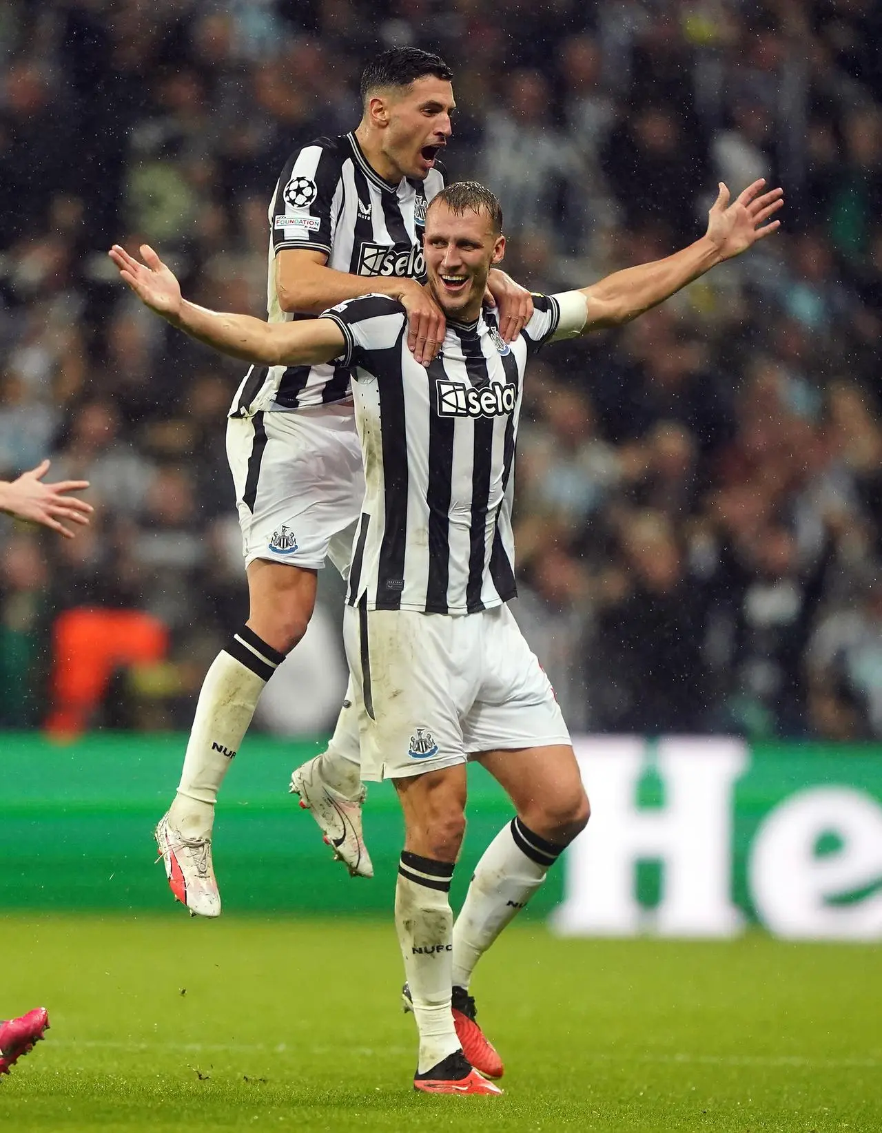 Dan Burn scored Newcastle's second goal against Paris St Germain