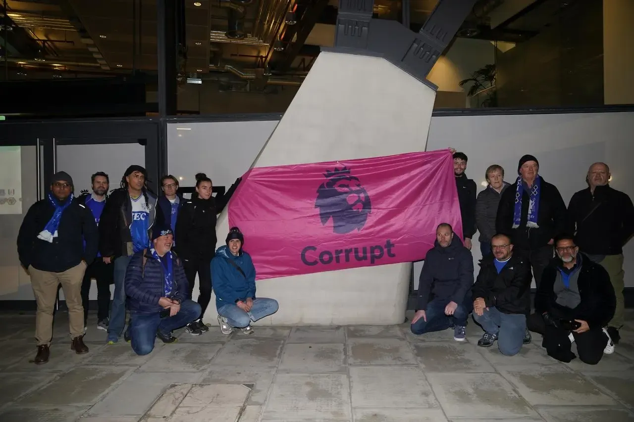 Everton fans protest