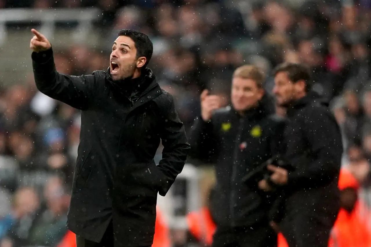 Mikel Arteta on the touchline at St James' Park 