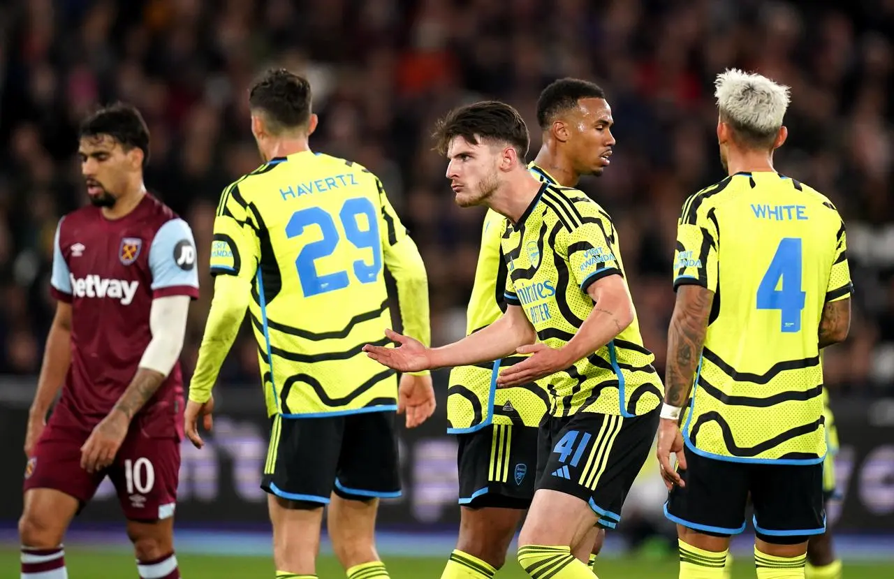 Declan Rice (centre) did not enjoy a happy return to the London Stadium