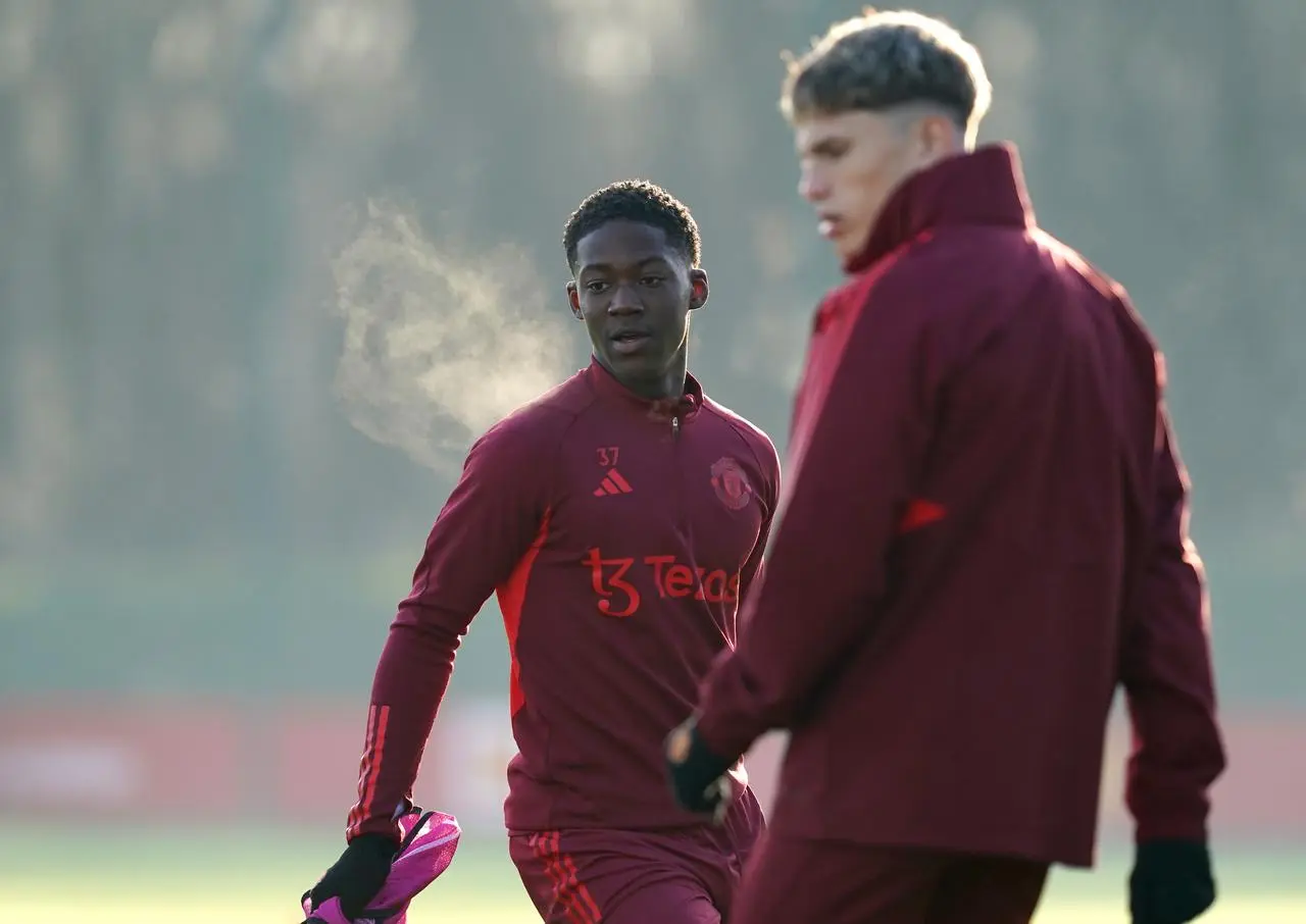 Manchester United’s Kobbie Mainoo and Alejandro Garnacho in training