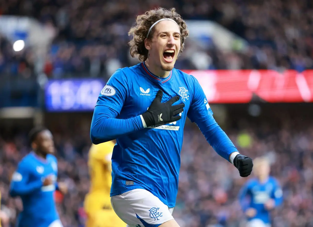 Fabio Silva celebrates his goal