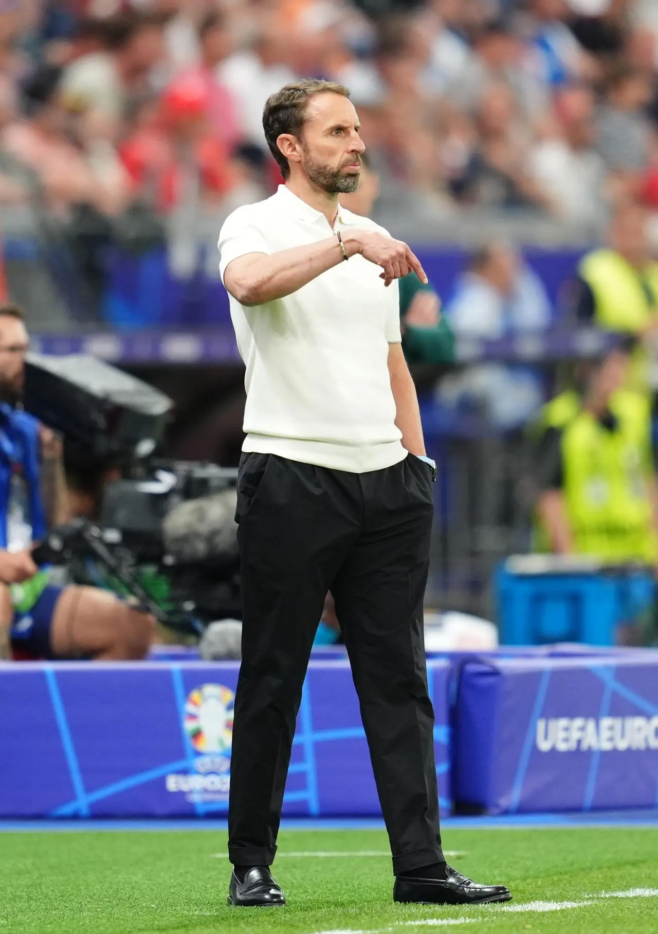 Gareth Southgate instructing on the touchline