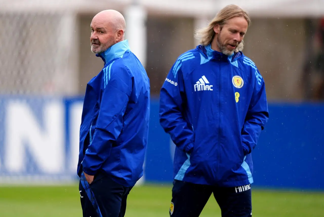 Steve Clarke (left) and set-piece coach Austin MacPhee during a Scotland training session