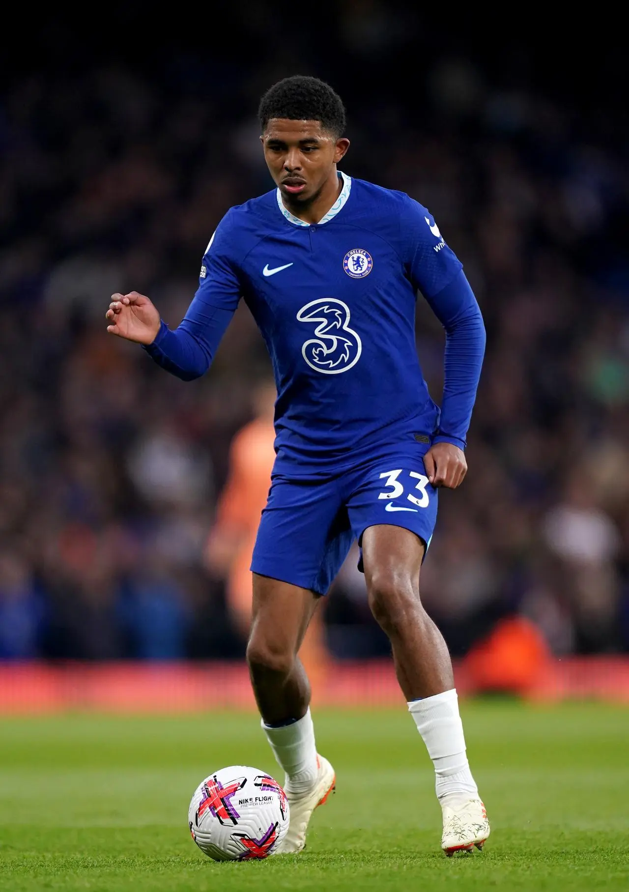 Wesley Fofana controls the ball