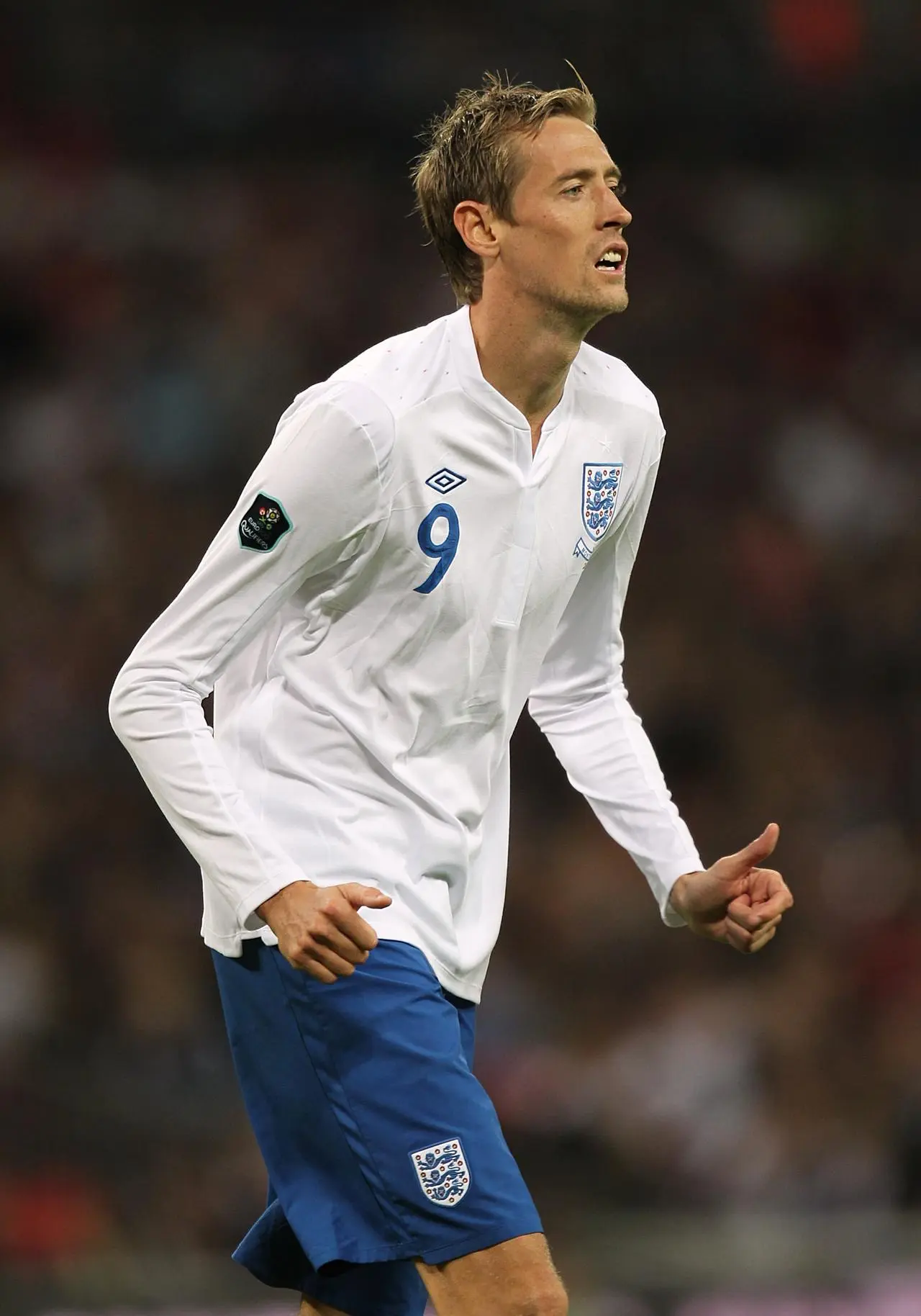 Peter Crouch playing for England 