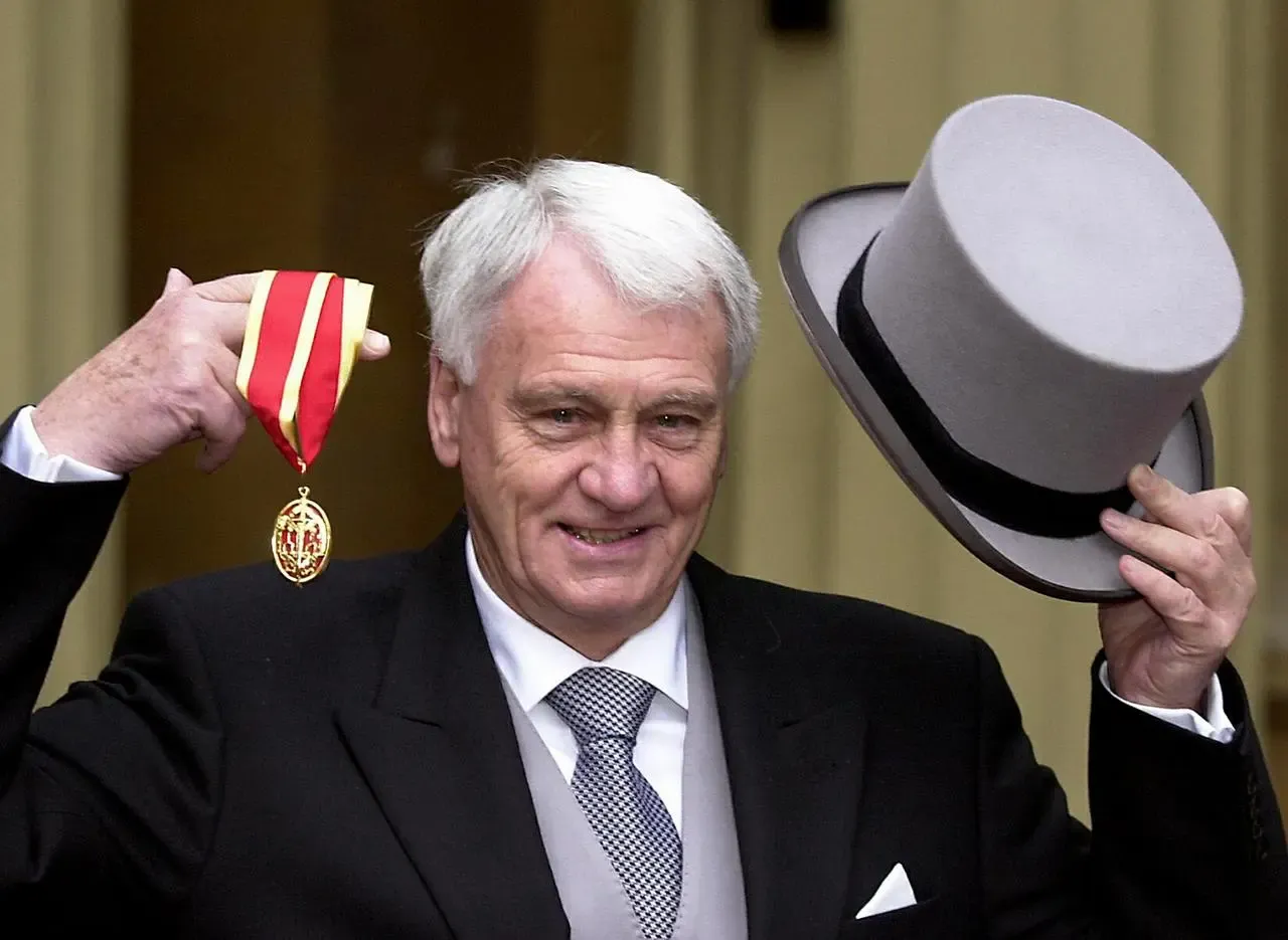 Sir Bobby Robson with his knighthood