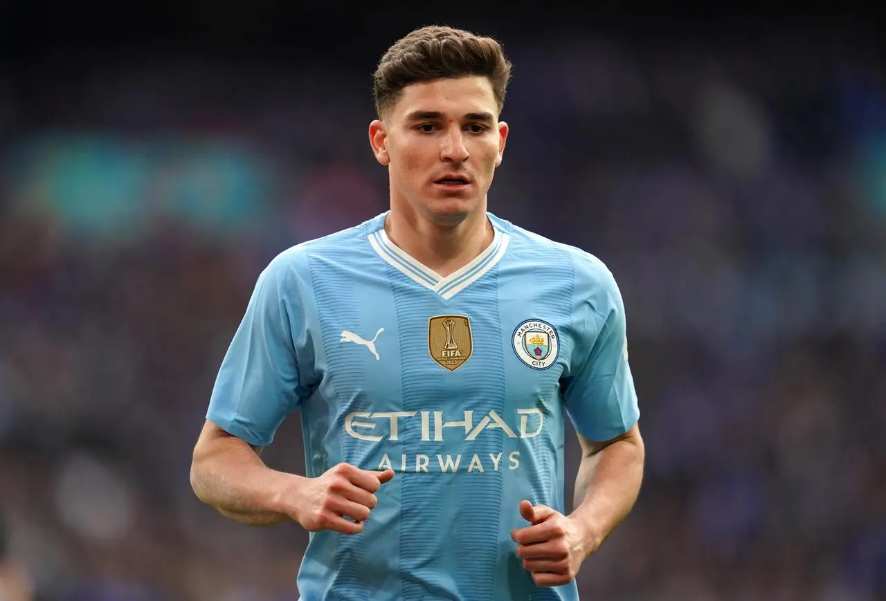 Julian Alvarez in action for Manchester City