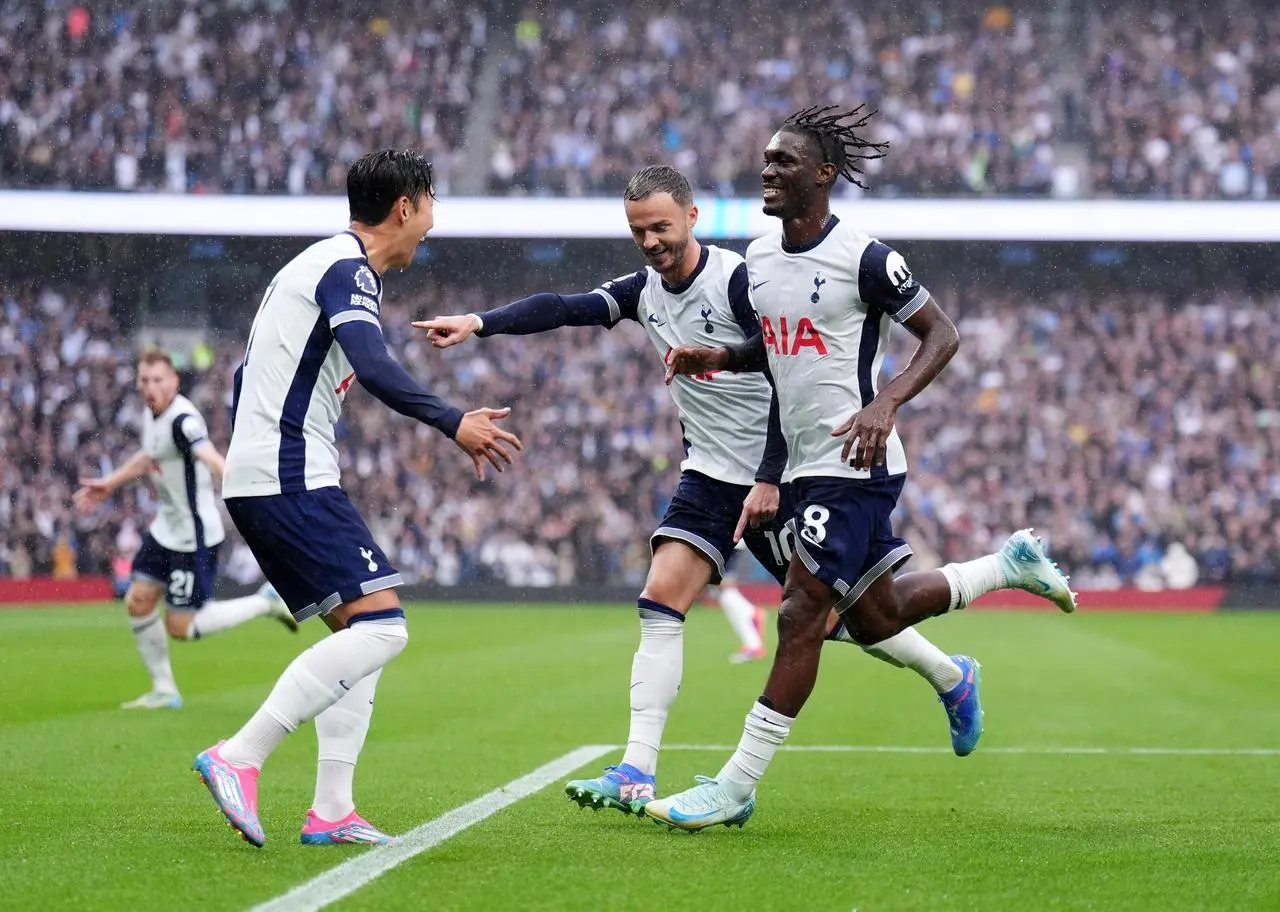 Son Heung-min, James Maddison and Yves Bissouma celebrate