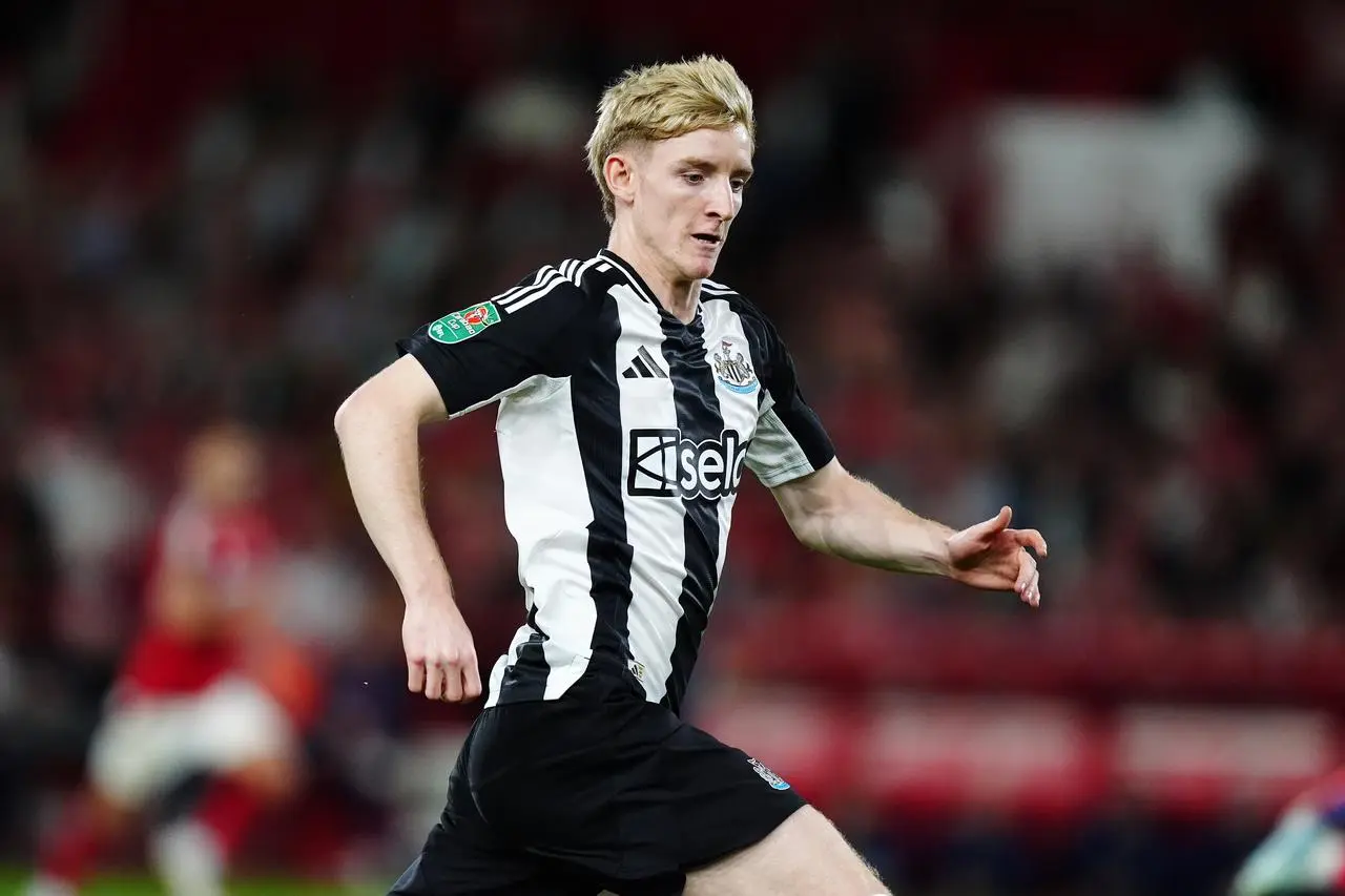 Anthony Gordon in action for Newcastle in their Carabao Cup tie at Nottingham Forest