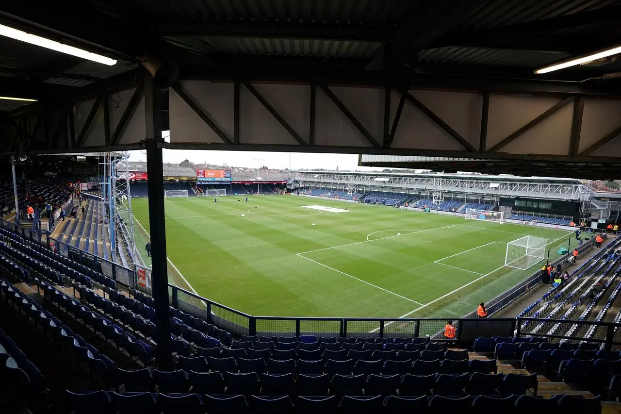 A general view inside Kenilworth Road stadium