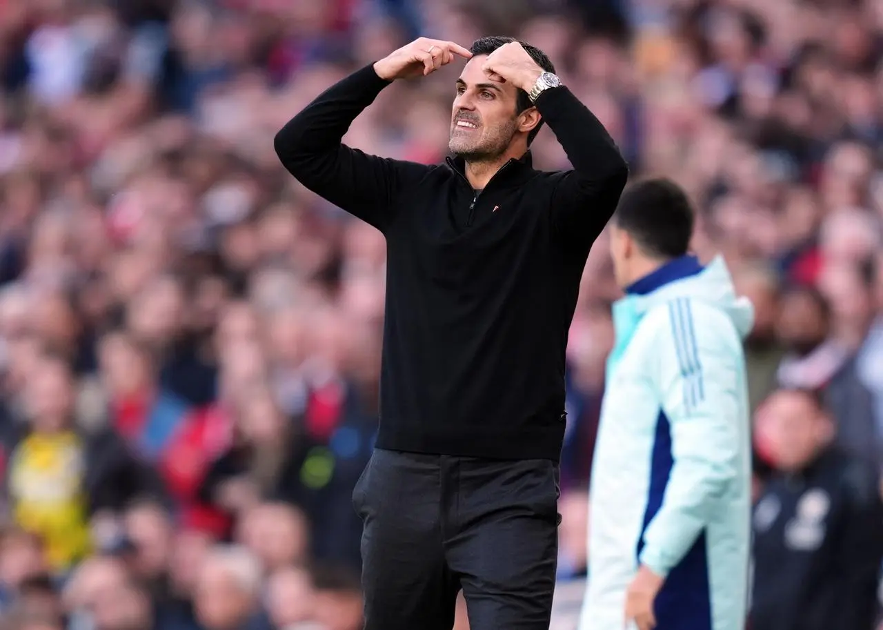 Arsenal manager Mikel Arteta on the touchline during the Premier League match against Leicester at the Emirates Stadium