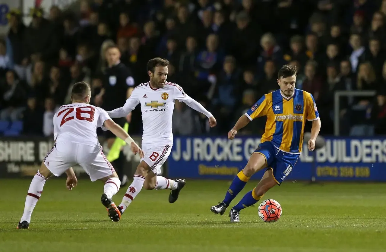 Andy Mangan controlling the ball