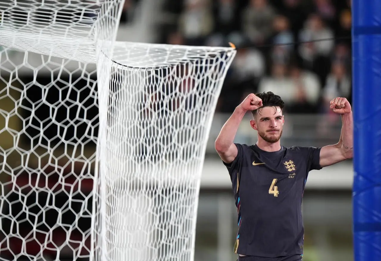 Declan Rice celebrates his goal