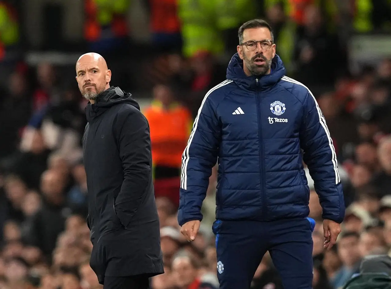 Ruud van Nistelrooy and Erik ten Hag on the touchline during Manchester United's Europa League match against Twente