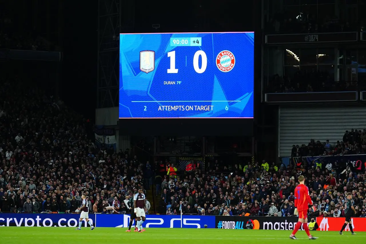 The scoreboard shows Aston Villa beating Bayern Munich 1-0