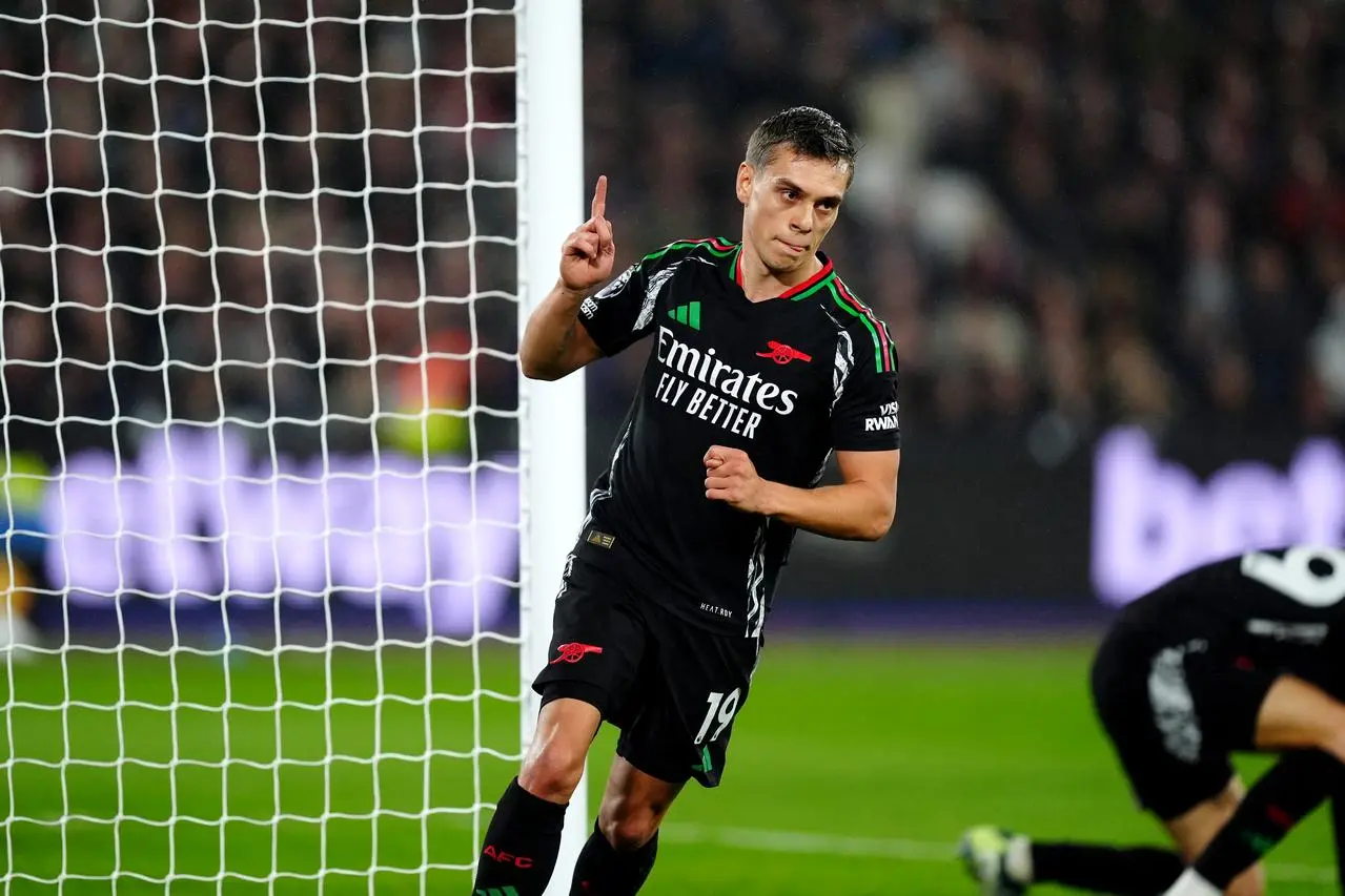 Leandro Trossard celebrates putting Arsenal 2-0 in front