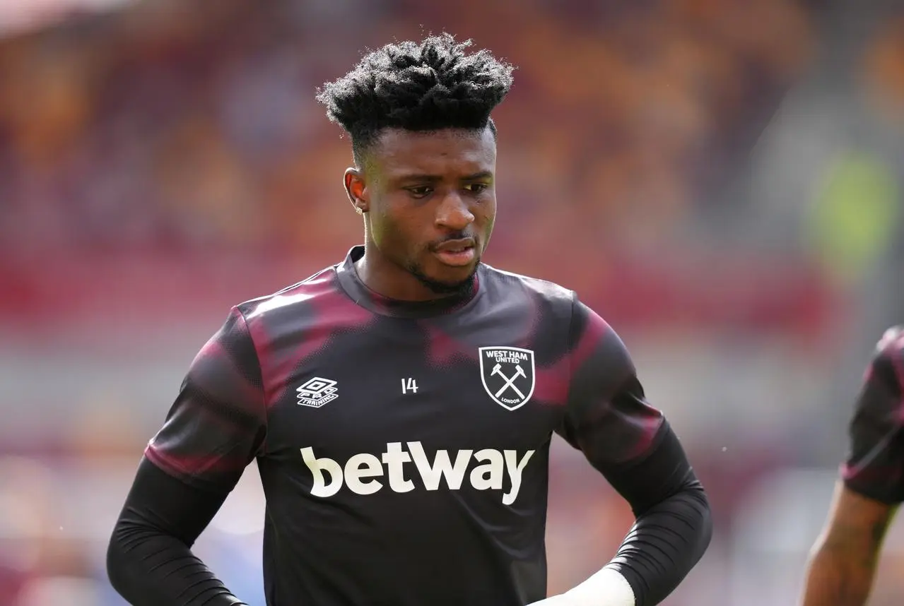  West Ham's Mohammed Kudus during the warm-up before the Premier League match at Brentford