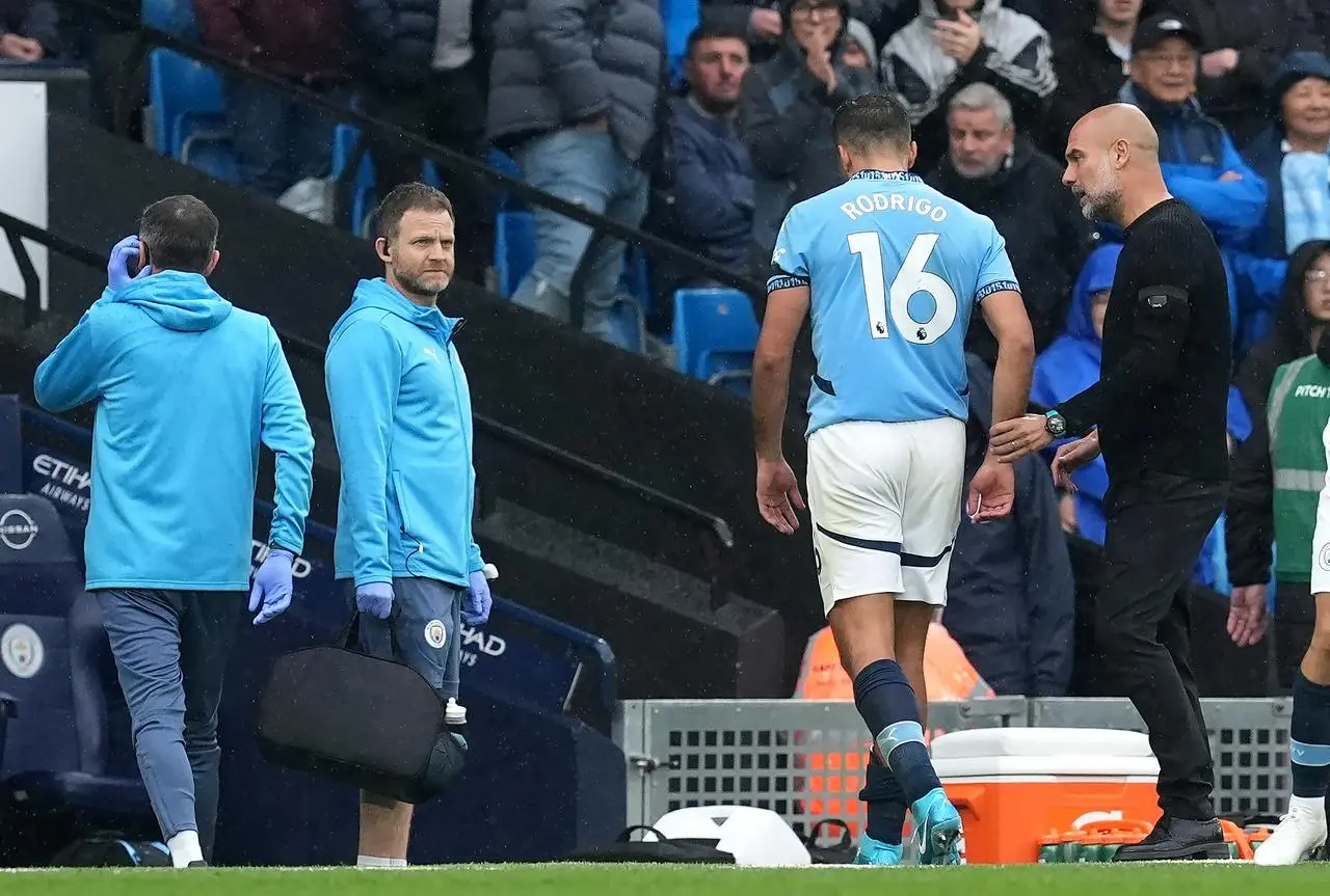 Rodri leaves the field injured after suffering an injury