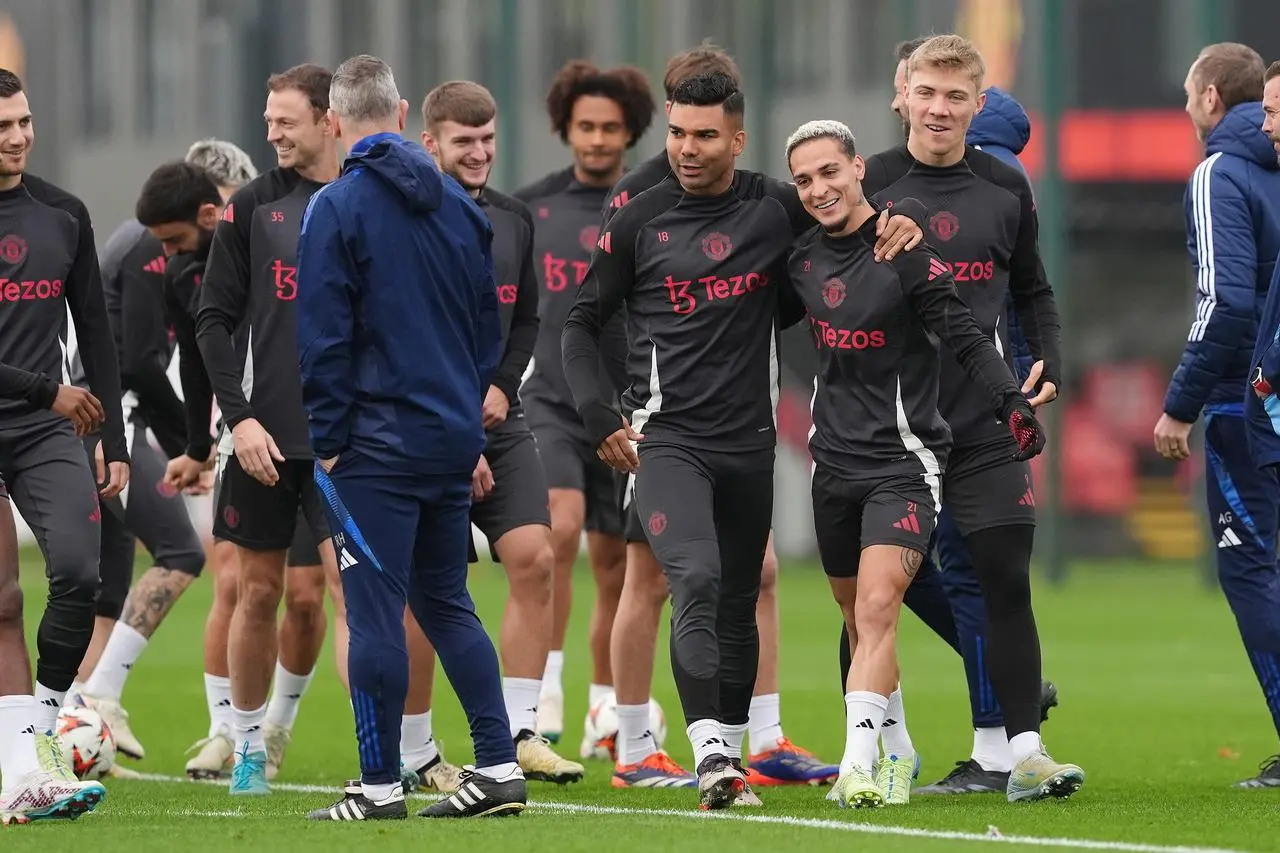 Manchester United's squad at training