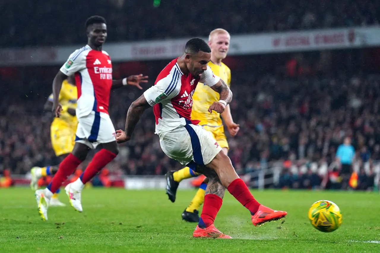 Gabriel Jesus scores his second goal against Crystal Palace 